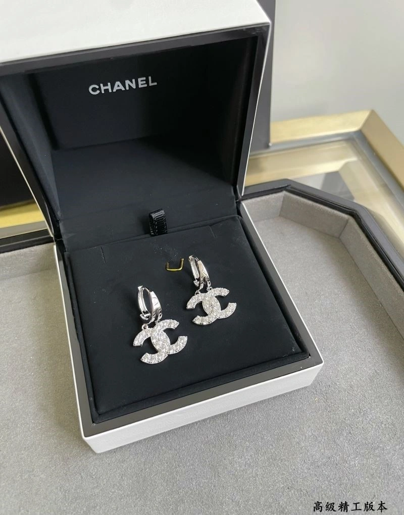 Chanel Earrings Comfortable 225058