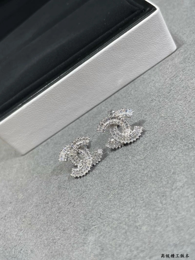 Chanel Earrings SoftTouch 225108
