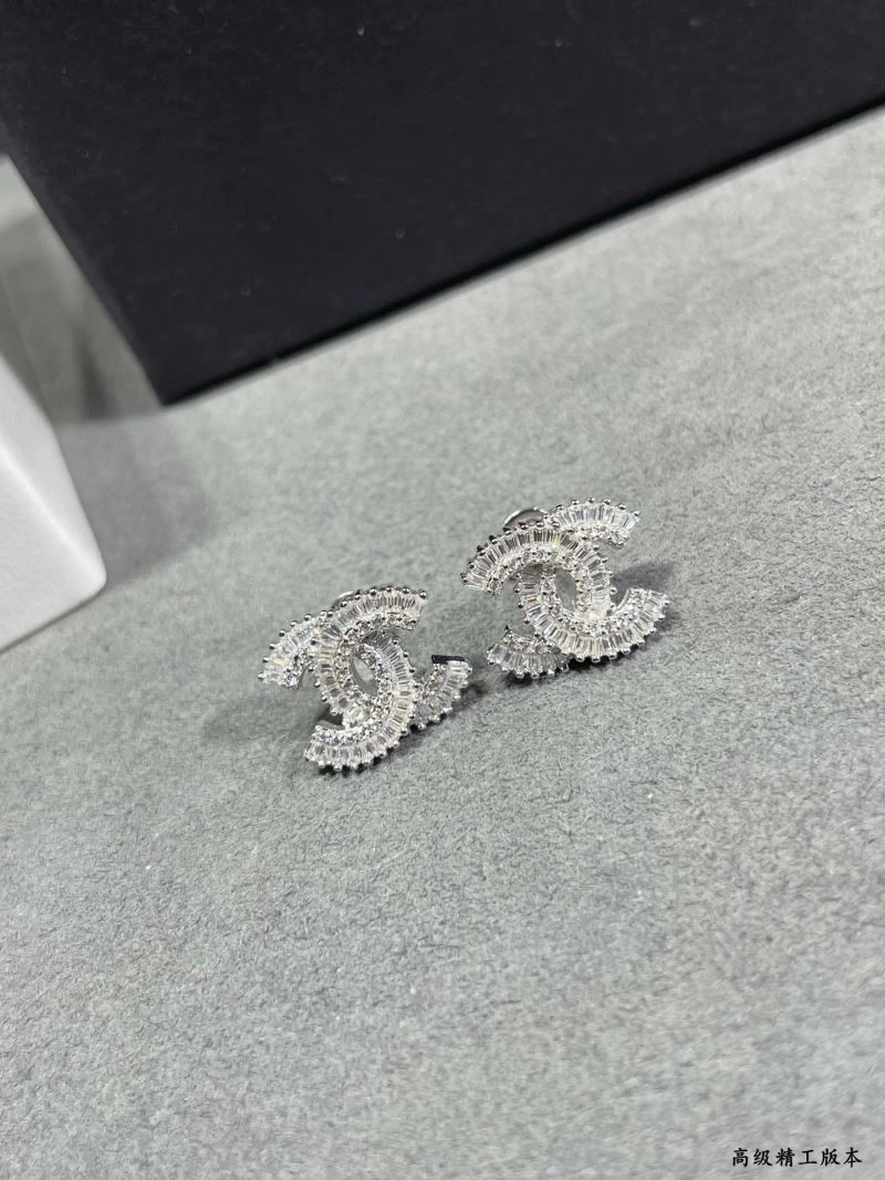 Chanel Earrings SoftTouch 225108