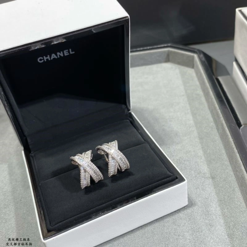 Comfortable Chanel Earrings 225105