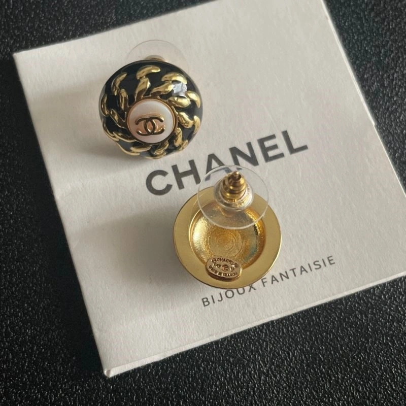 Chanel Earrings SmoothTexture 225031