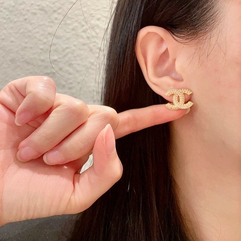 Neat Chanel Earrings 225077