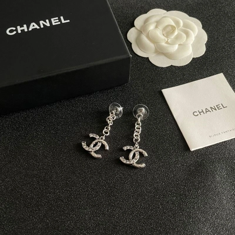 Chanel Earrings Supportive 225001