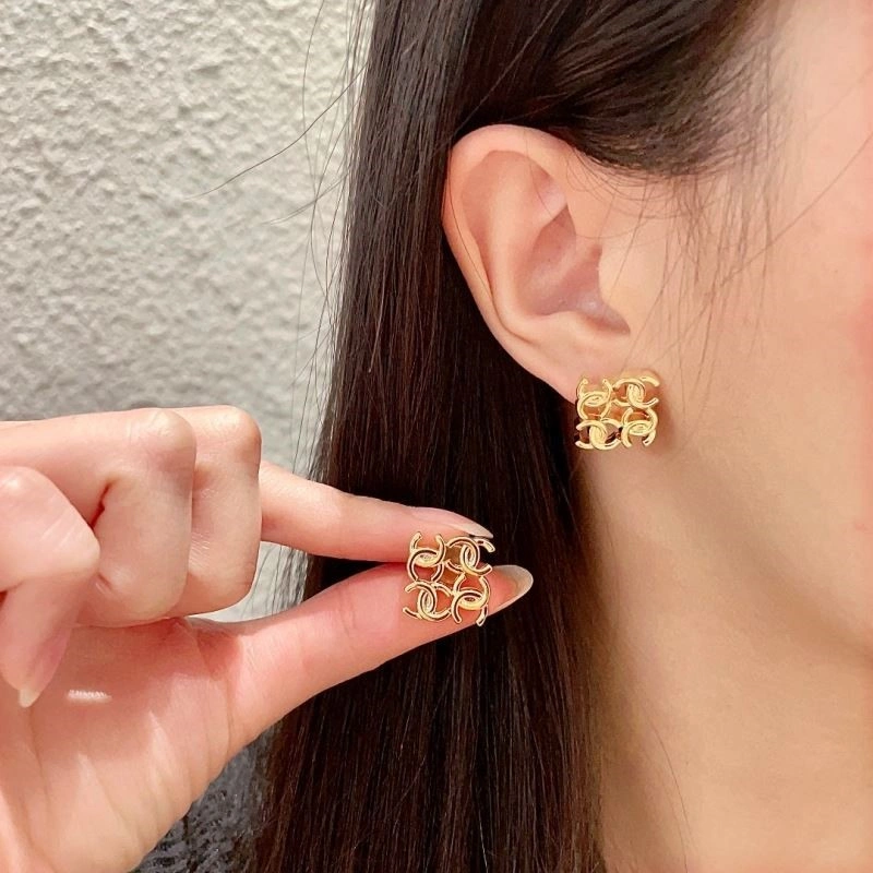 Chanel Earrings Comfortable 224998