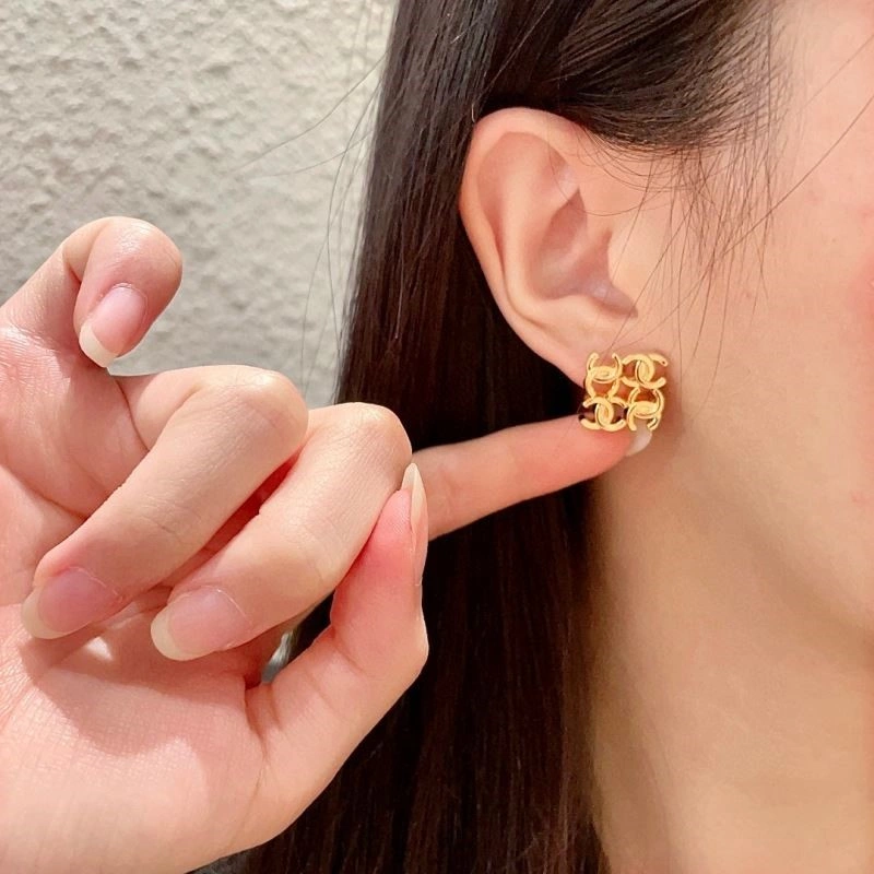 Chanel Earrings Comfortable 224998