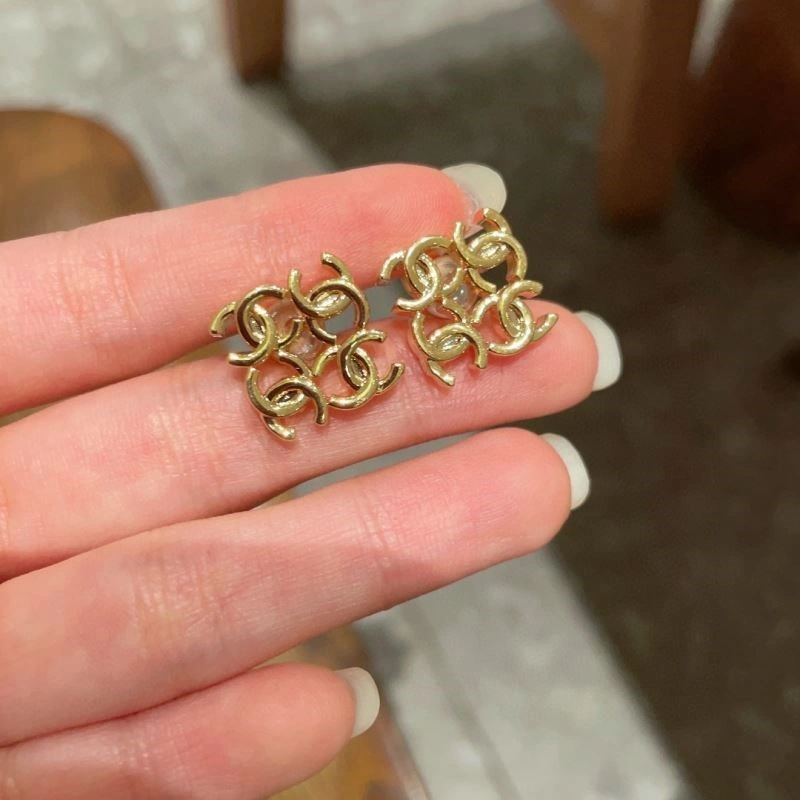 Chanel Earrings Comfortable 224998