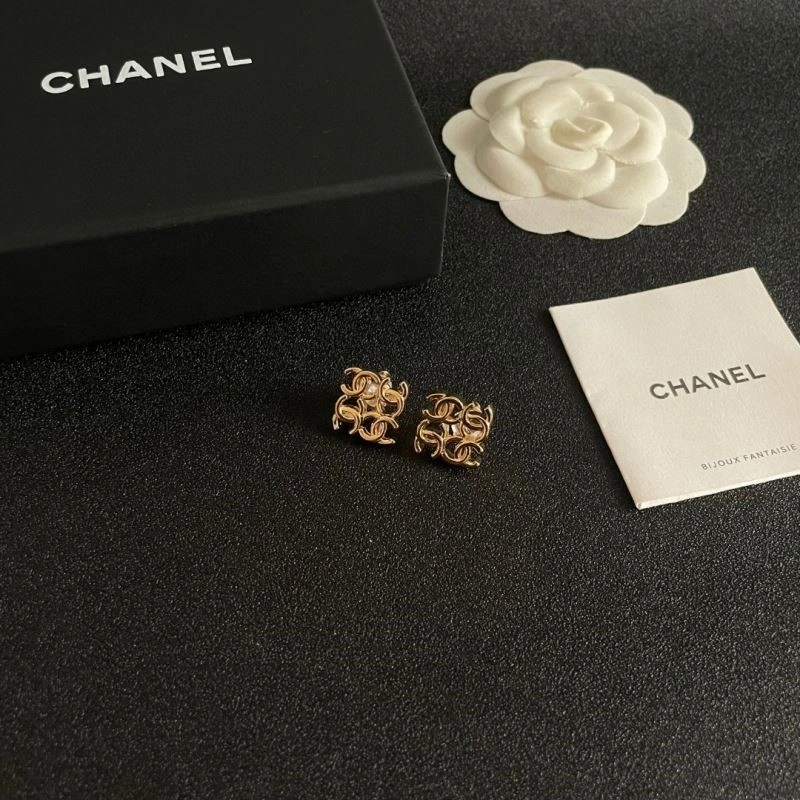 Chanel Earrings Comfortable 224998