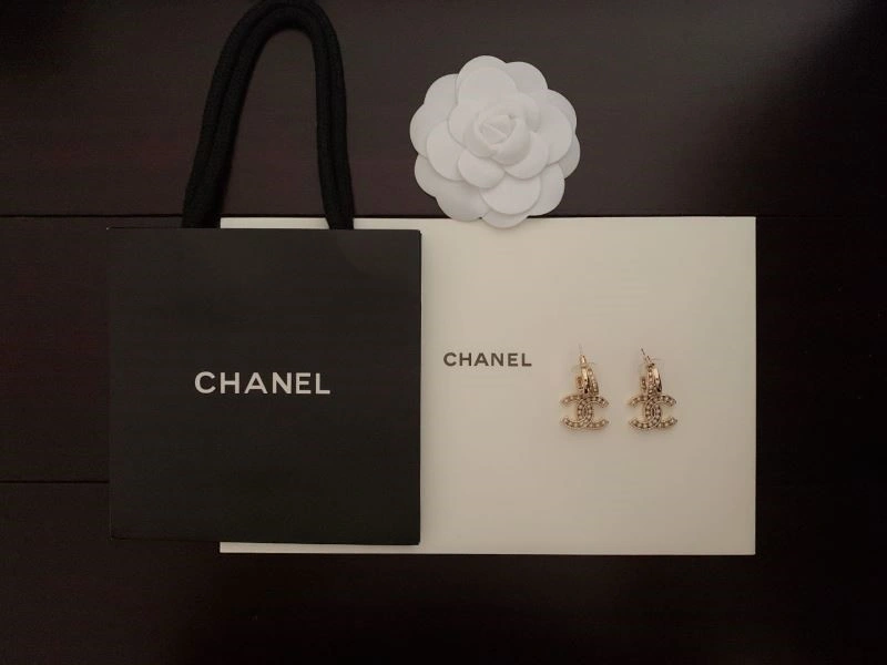 Sleek Chanel Earrings 224992