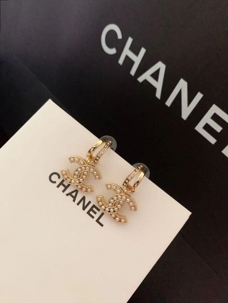 Sleek Chanel Earrings 224992