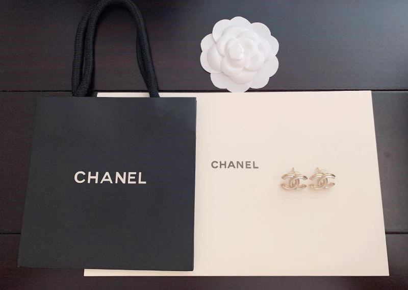 Chanel Earrings Comfortable 225073