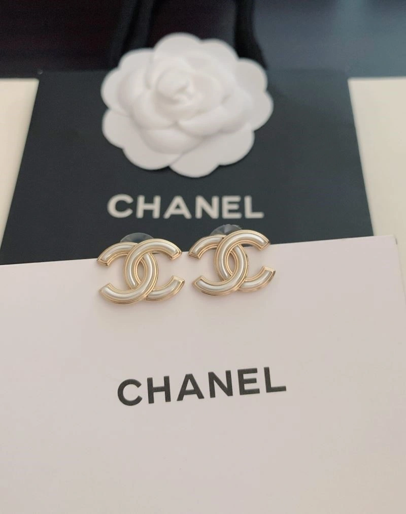 Chanel Earrings Comfortable 225073
