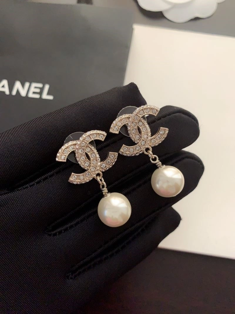 Unique Chanel Earrings 225005