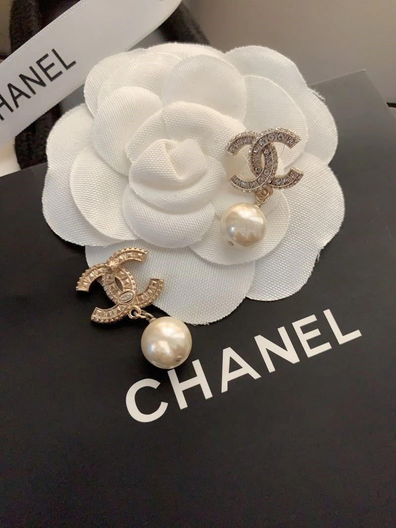 Unique Chanel Earrings 225005