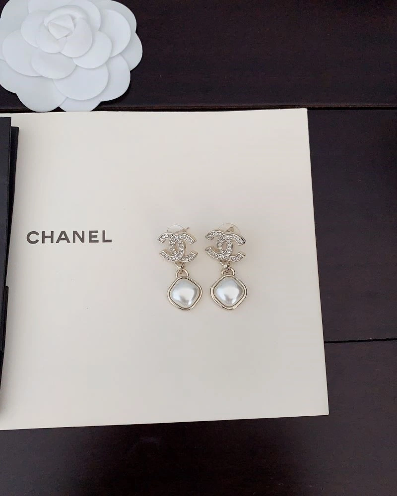 Chanel Earrings Supportive 224995