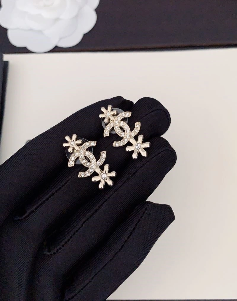 Fashionable Chanel Earrings 224976