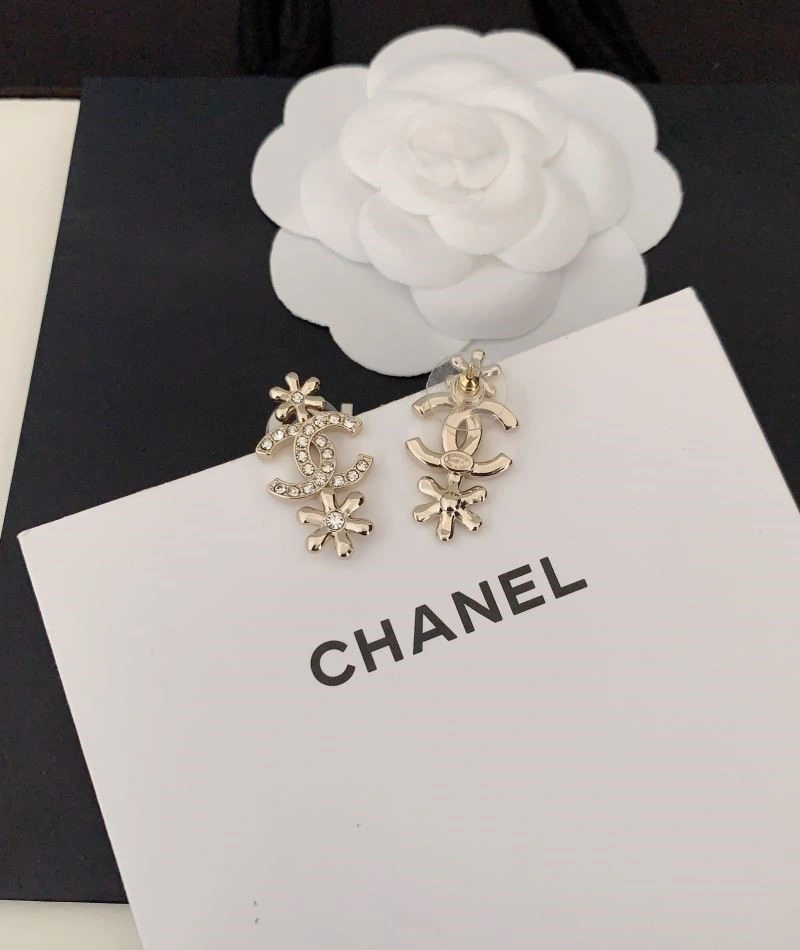 Fashionable Chanel Earrings 224976