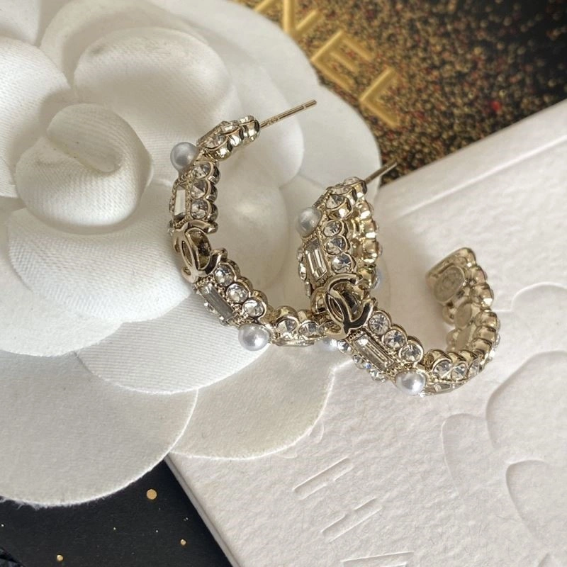 Chanel Earrings EyeCatching 224981