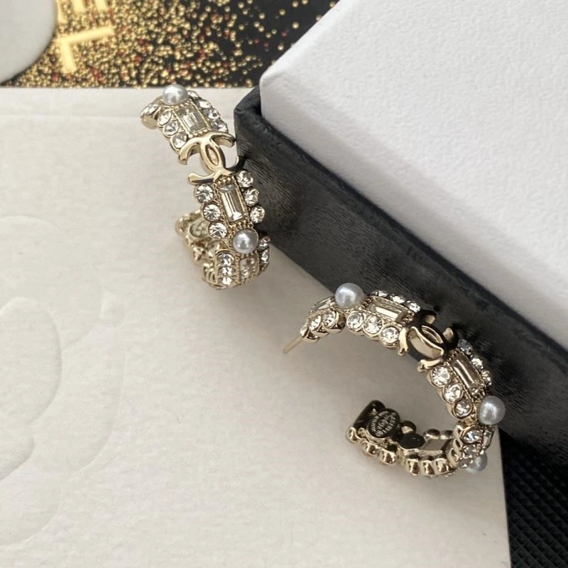 Chanel Earrings EyeCatching 224981