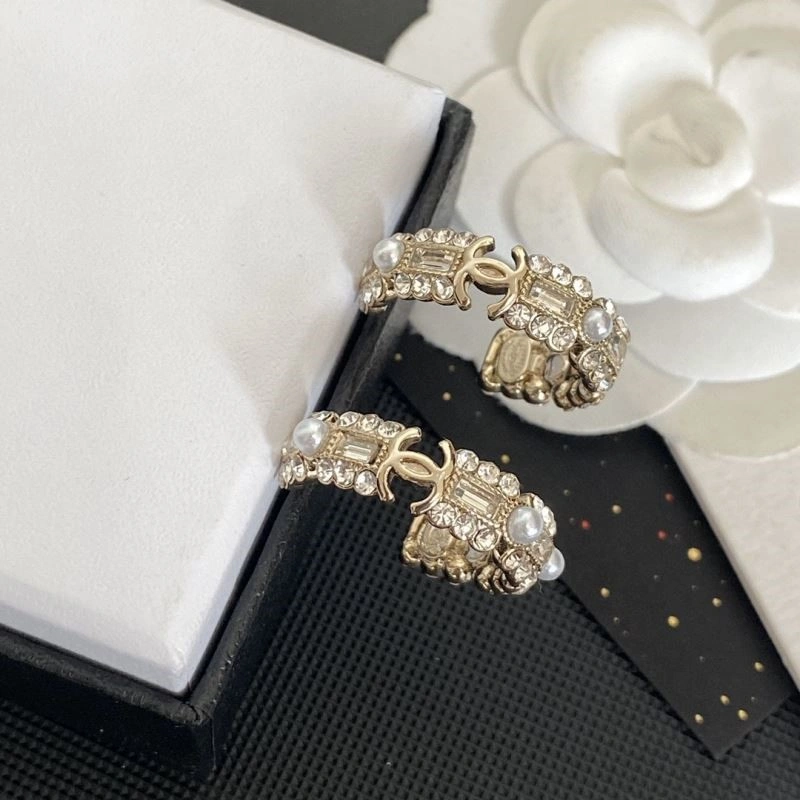 Chanel Earrings EyeCatching 224981
