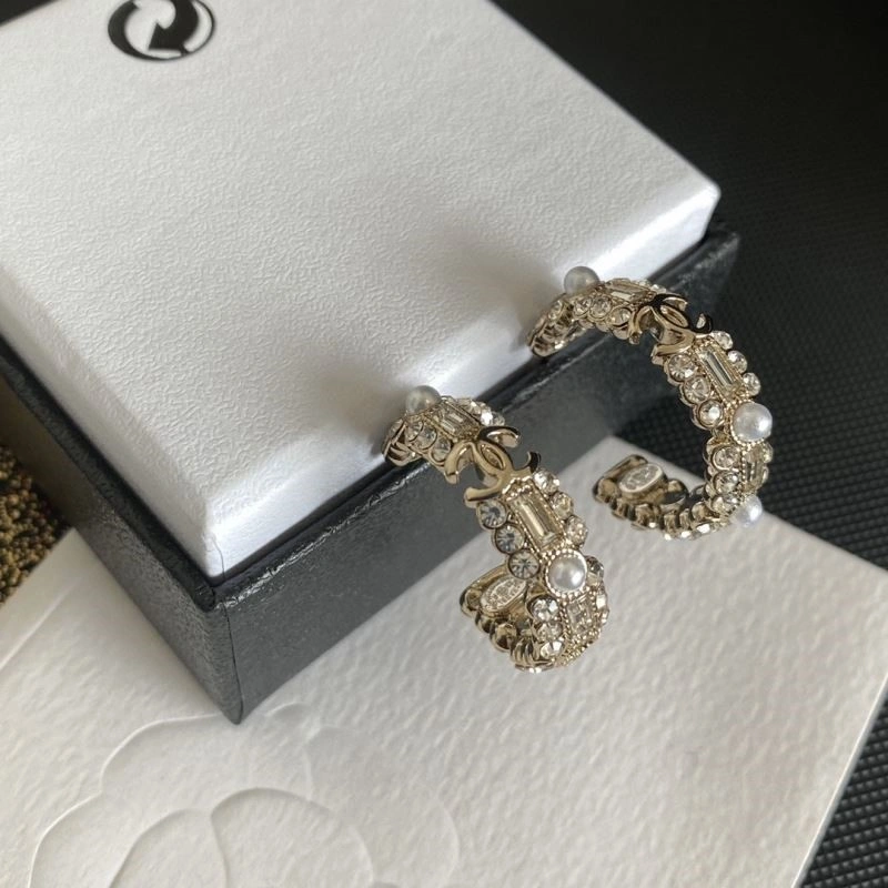 Chanel Earrings EyeCatching 224981