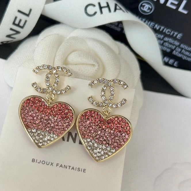 Chanel Earrings EyeCatching 224946