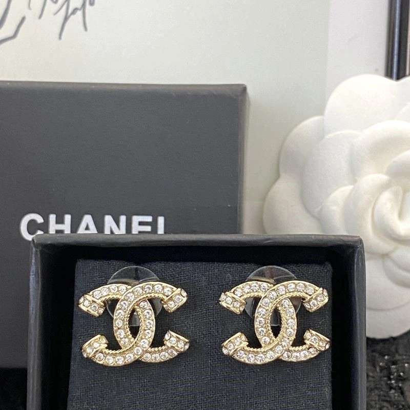 Chanel Earrings Comfortable 224927