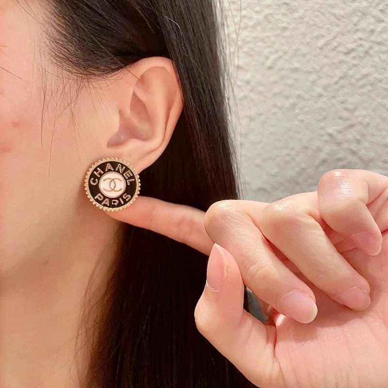 Chanel Earrings Affordable 224925