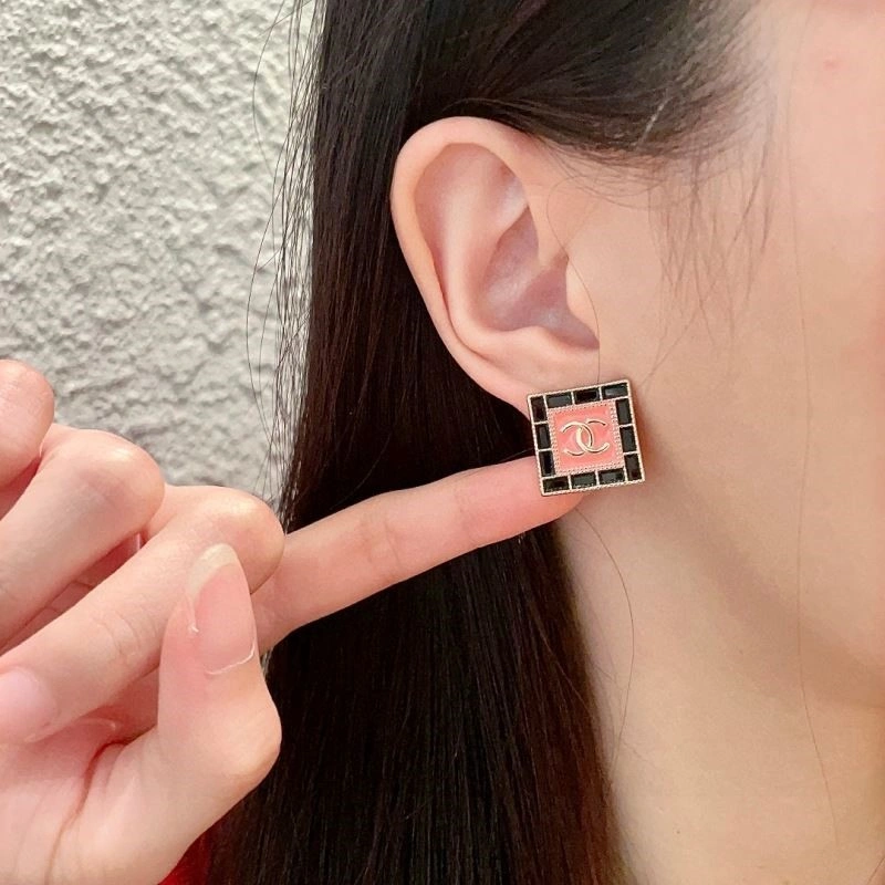 MoistureWicking Chanel Earrings 224920