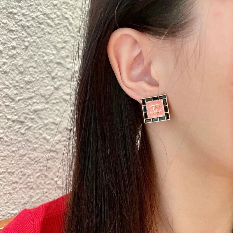 MoistureWicking Chanel Earrings 224920