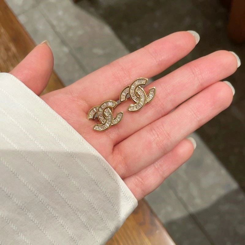 Chanel Earrings Snug 224932