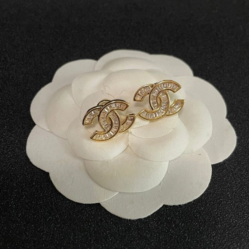 Chanel Earrings Snug 224932
