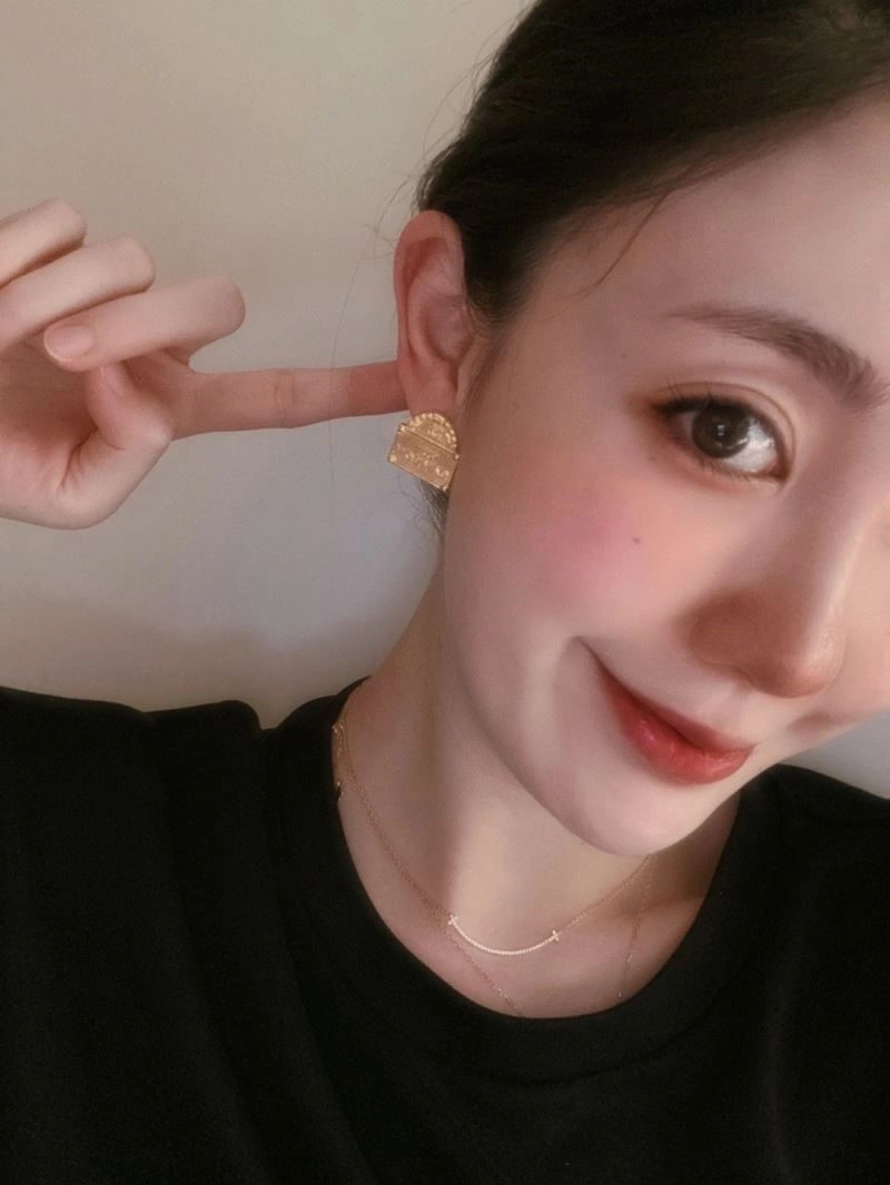 Breathable Chanel Earrings 224917