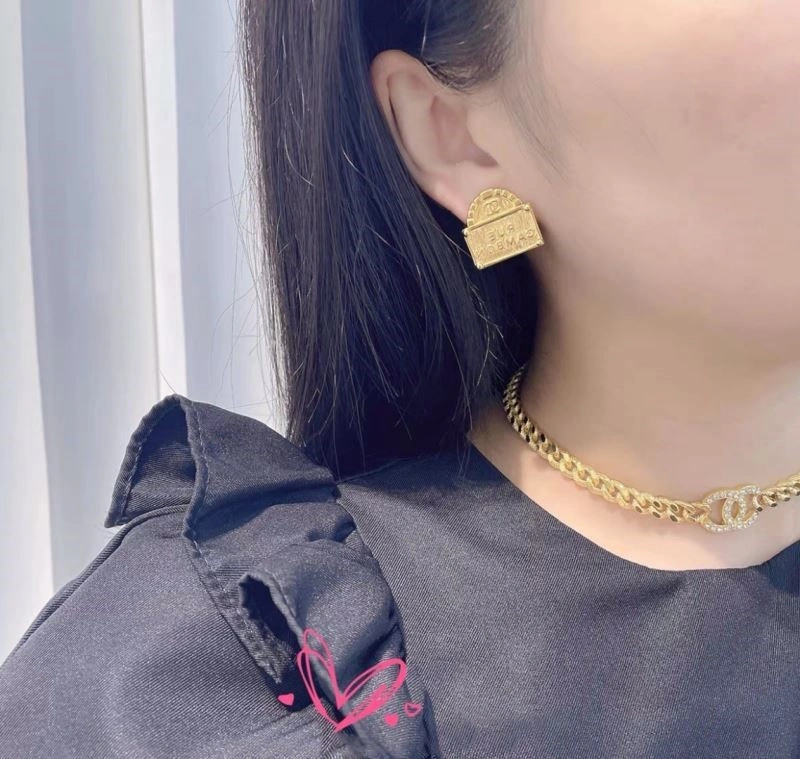 Breathable Chanel Earrings 224917