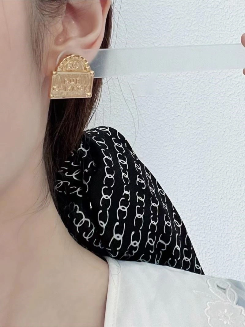 Breathable Chanel Earrings 224917