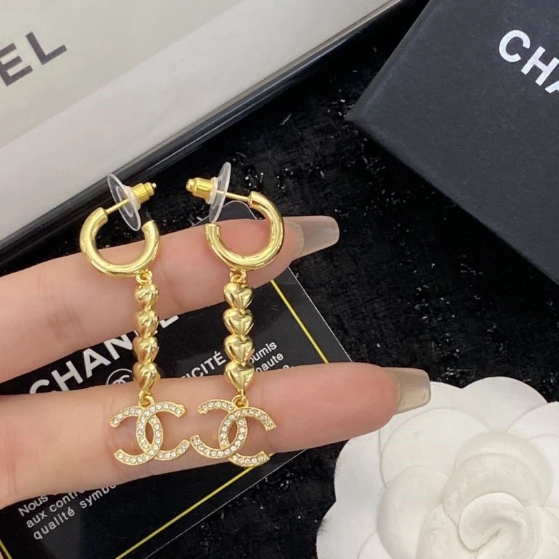 Chanel Earrings Comfortable 224911