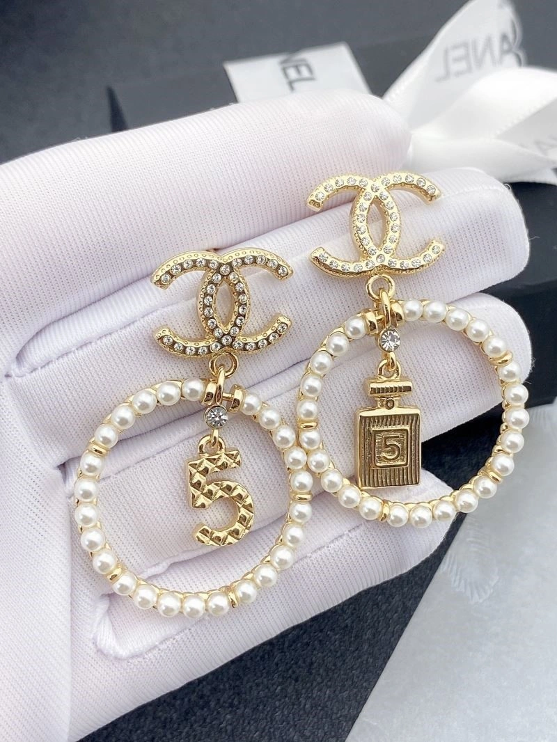 Chanel Earrings Bold 224914