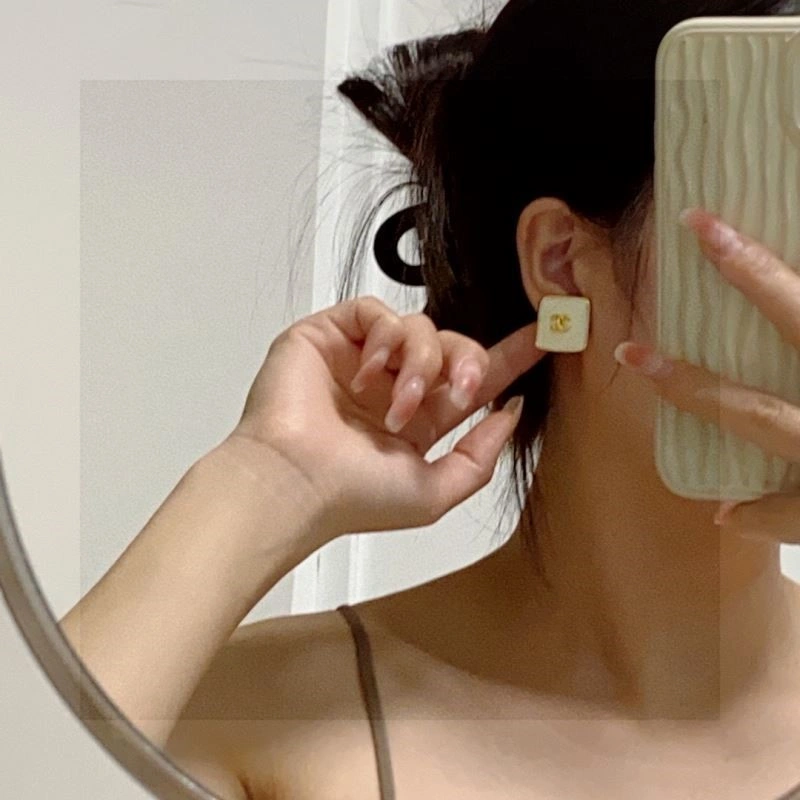 Chanel Earrings Resilient 224899