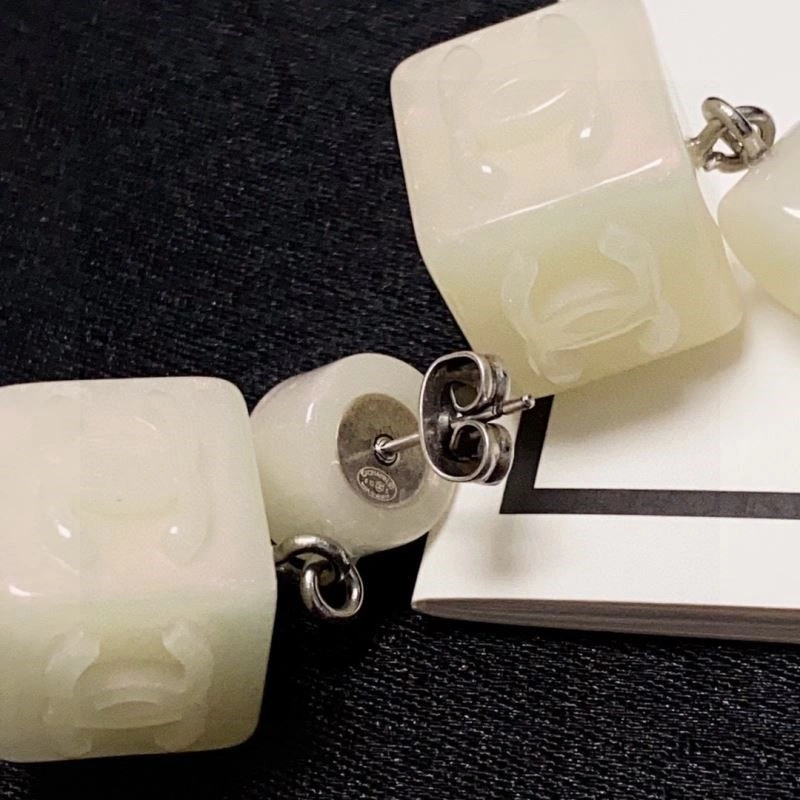 Refined Chanel Earrings 224905