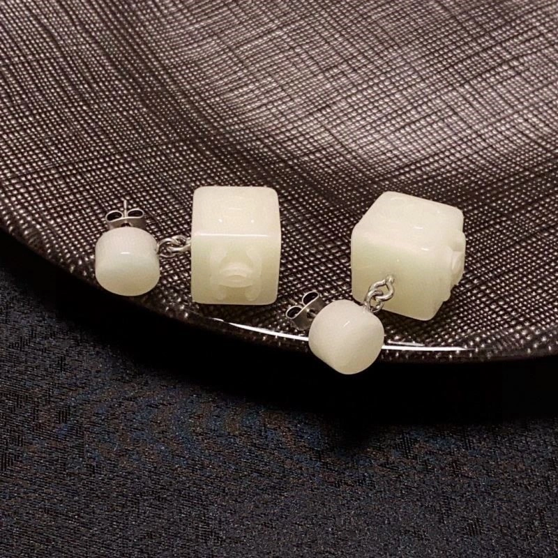 Refined Chanel Earrings 224905