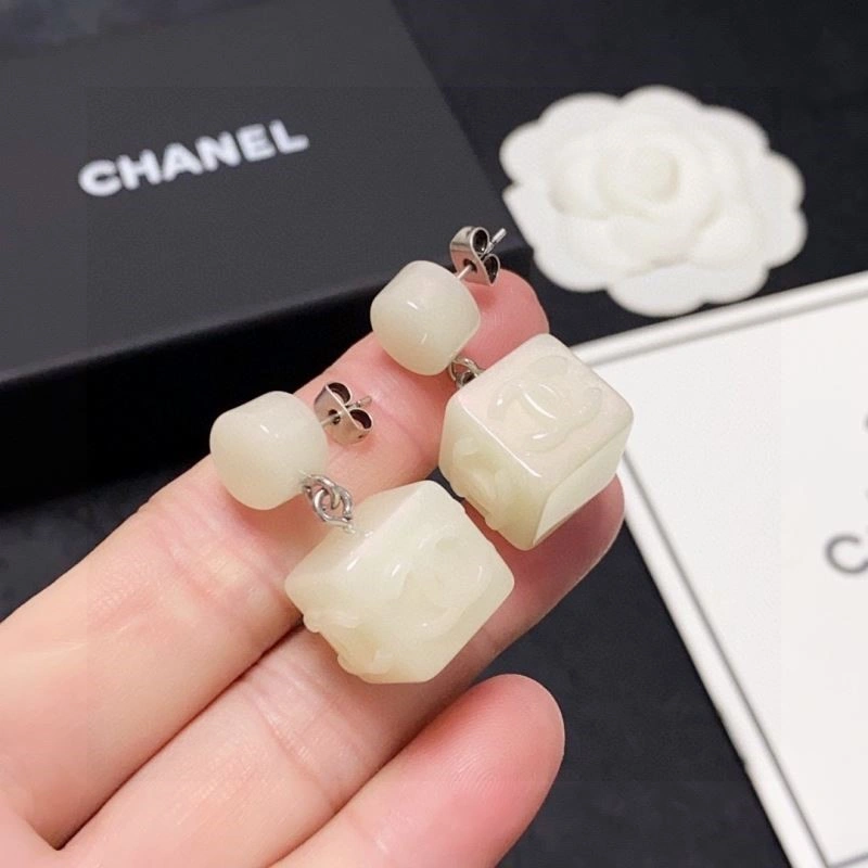 Refined Chanel Earrings 224905