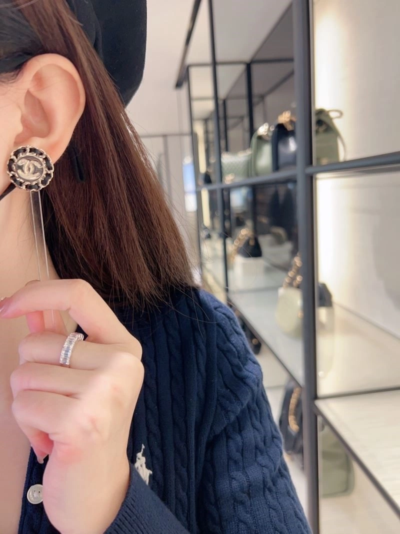 Chanel Earrings Sleek 224897