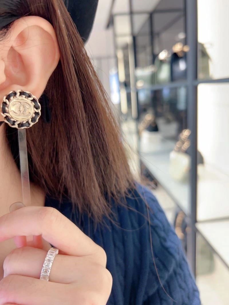 Chanel Earrings Sleek 224897
