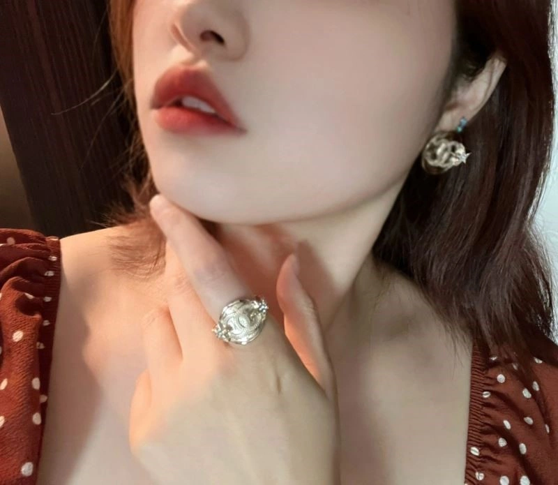 Chanel Earrings Elegant 224896
