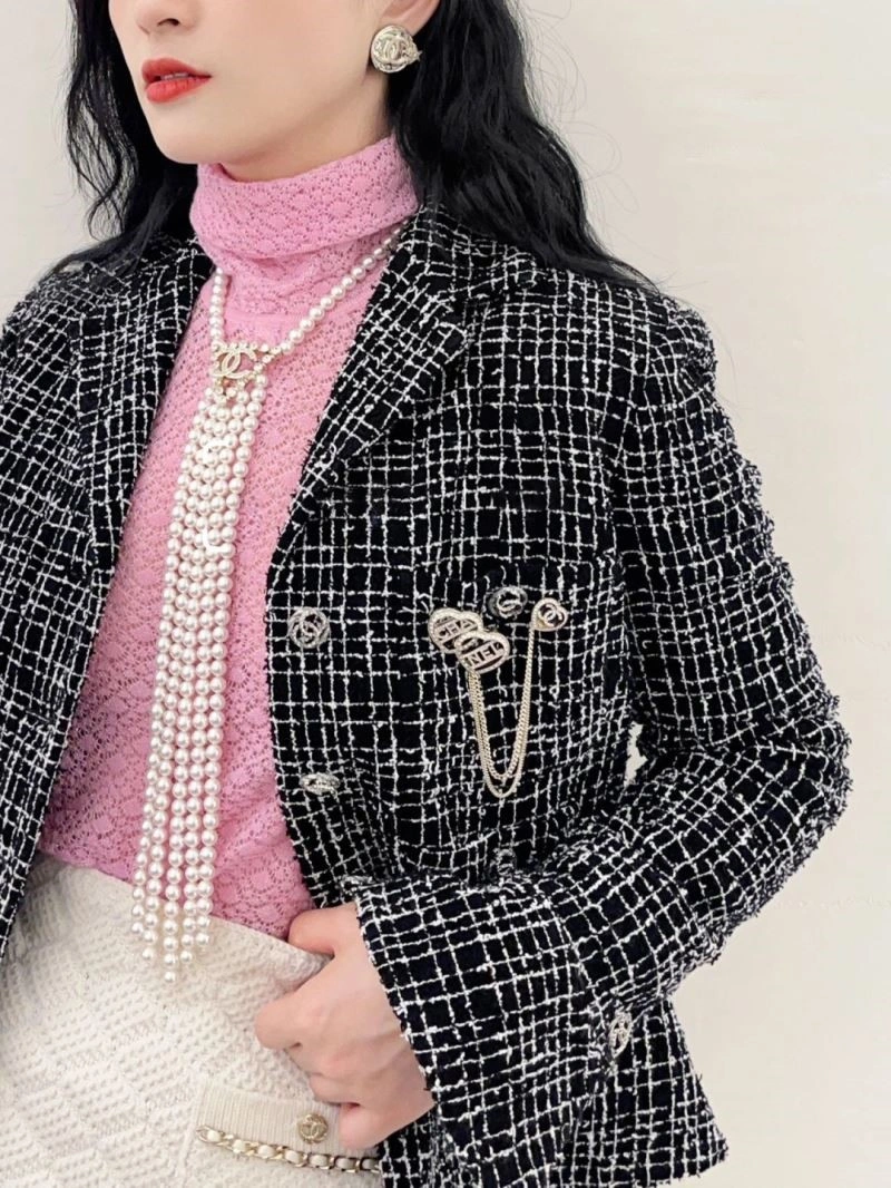 Chanel Earrings Elegant 224896