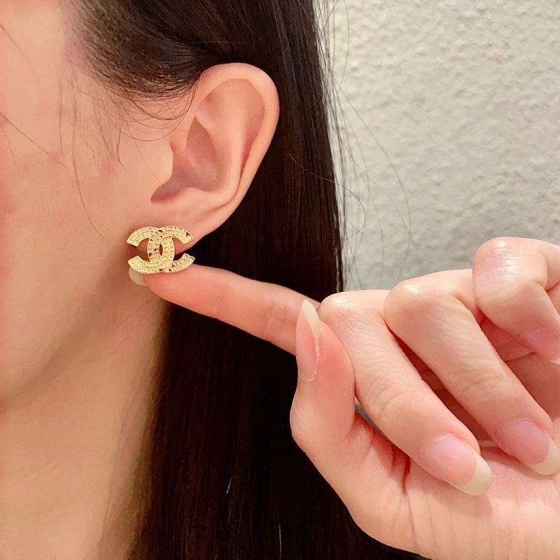 Neat Chanel Earrings 224912