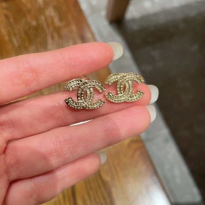 Neat Chanel Earrings 224912