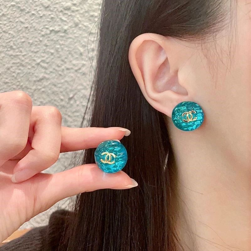 Lightweight Chanel Earrings 224872