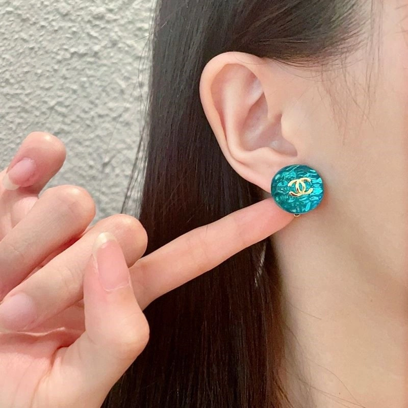 Lightweight Chanel Earrings 224872