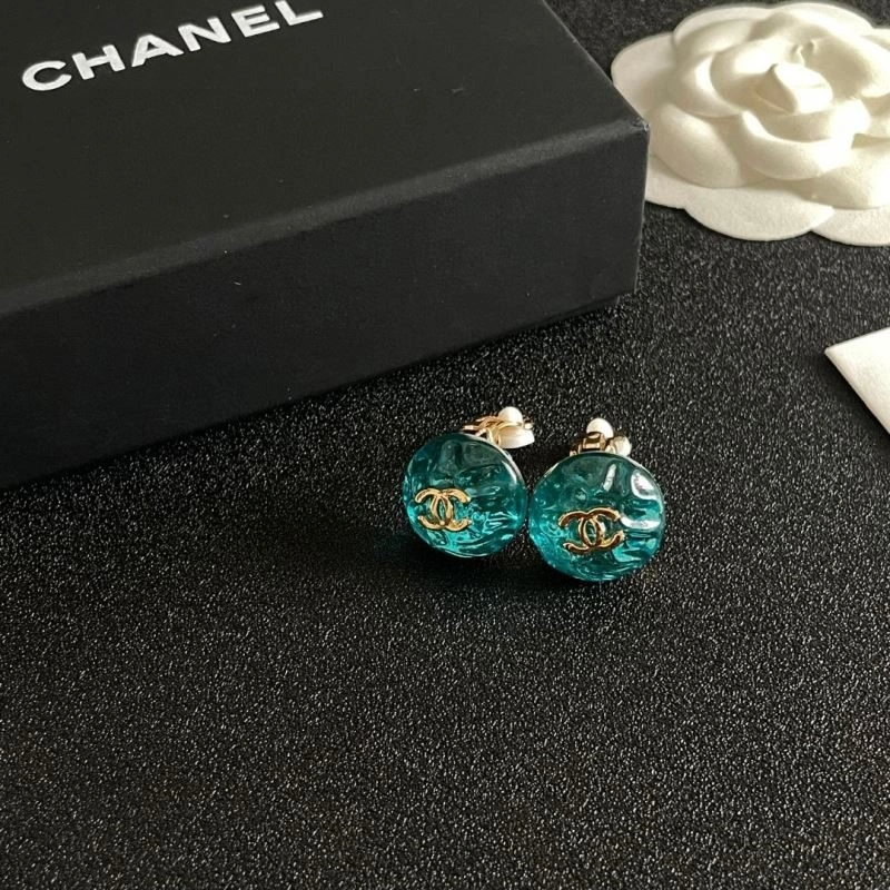 Lightweight Chanel Earrings 224872