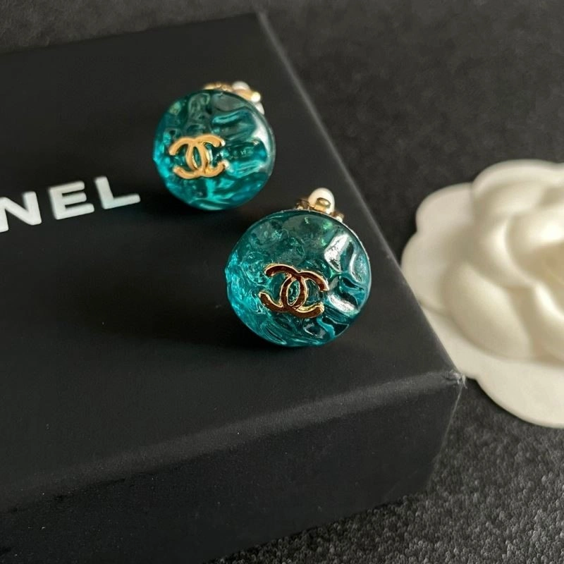Lightweight Chanel Earrings 224872
